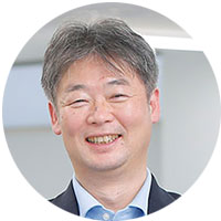宮地 康弘近影